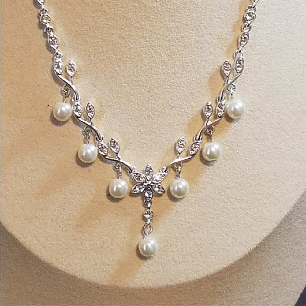 Premier Designs Silver Necklace with Pearl Accents